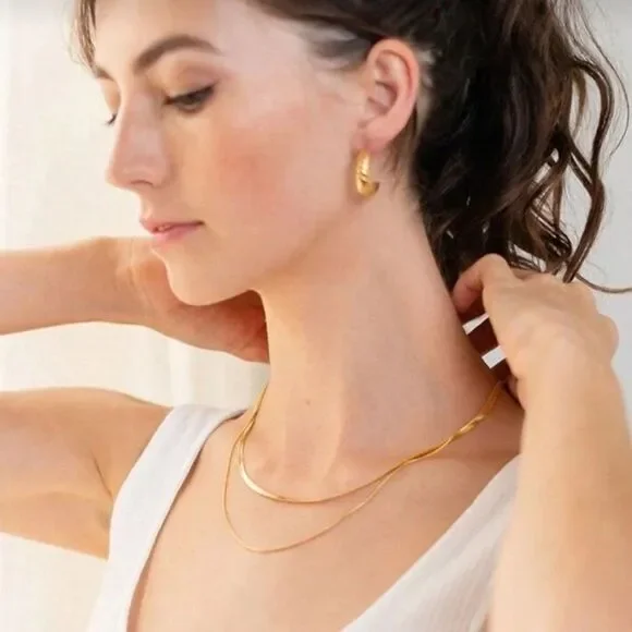 Elegant Gold Layered Necklace N1117 - Picture 3 of 5